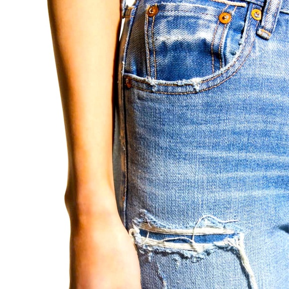 MOUSSY VINTAGE  "Hammond" jeans in light wash distressed denim . - Picture 1 of 12